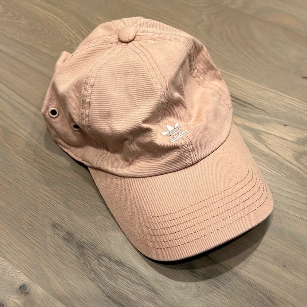 Adidas hat - Picture 1 of 4